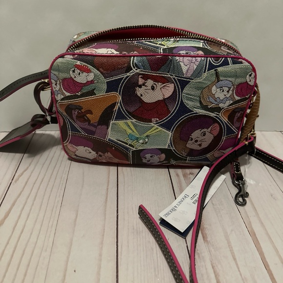 Disney Parks Dooney & Bourke The Rescuers Crossbody Camera Bag - NEW - Picture 8 of 12